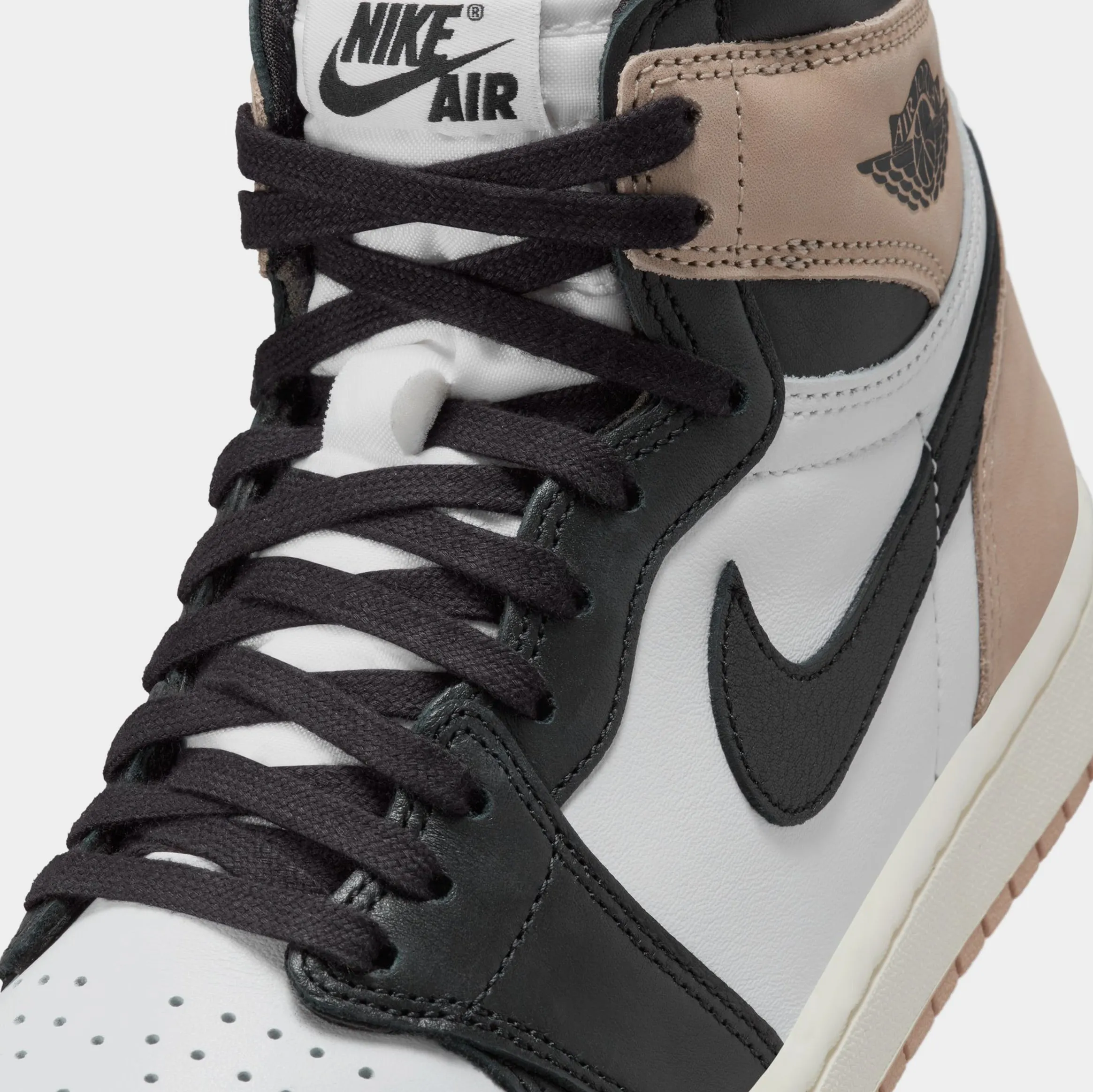 Air Jordan 1 Retro High OG Latte Womens Lifestyle Shoes (Black/Legend Medium Brown/White/Sail)