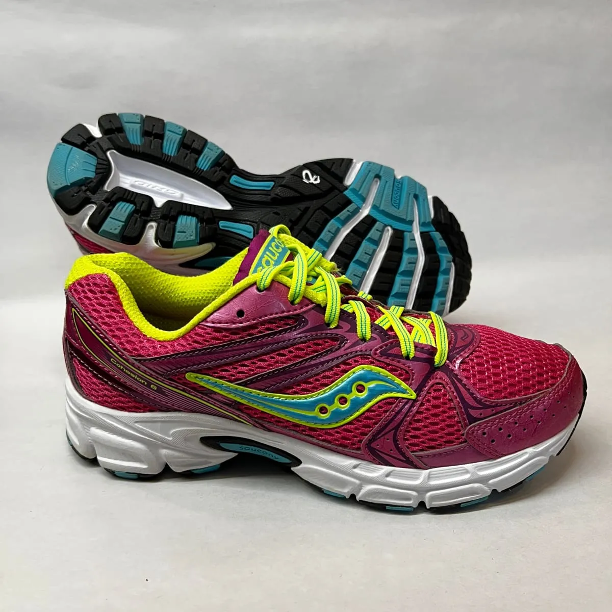 Women's Saucony Grid Cohesion 6 - Pink/Blue- Running Shoe - Wide Width - Preowned